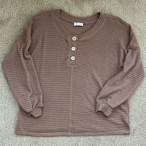 Tan Pink Lily shirt. Size small. Like new!